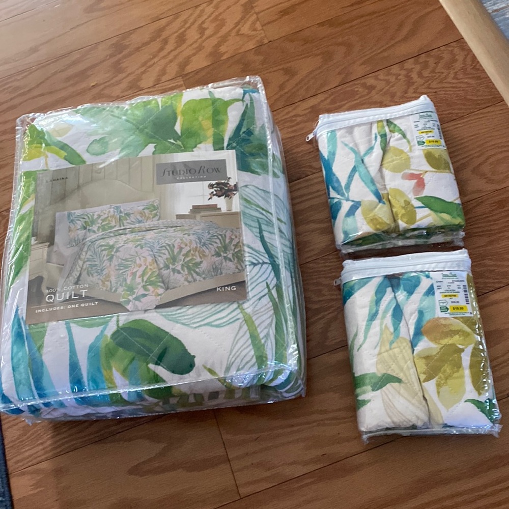 Comforter & 2 shams.  King size comforter. Brand new in original package.